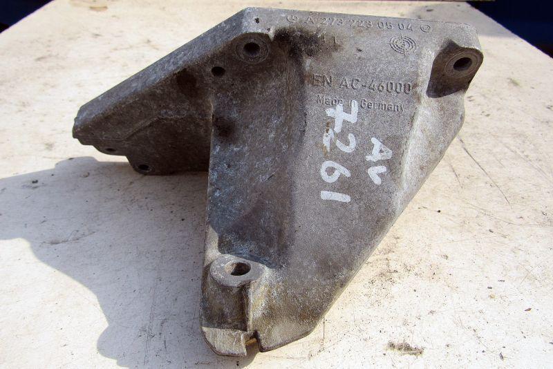 кронштейн двигателя Mercedes-Benz S-Класс W221 2005, 5.5 л., M 273.961, бензин, седан, 2732230504 - фото №1