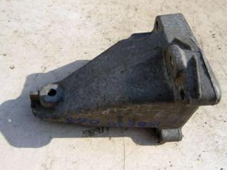 кронштейн двигателя Mercedes-Benz C-Класс W203/S203/CL203 2003, 1.8 л., M 271.942, бензин, седан, 2712230904