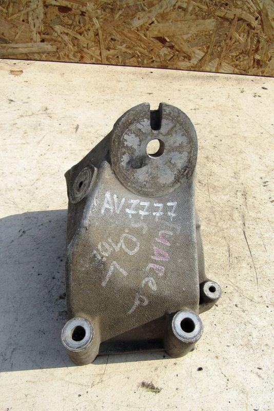 кронштейн двигателя Volkswagen Touareg 1 поколение 2007, 5.0 л., CBWA, дизель, внедорожник 5 дв., 07Z199307B - фото №1