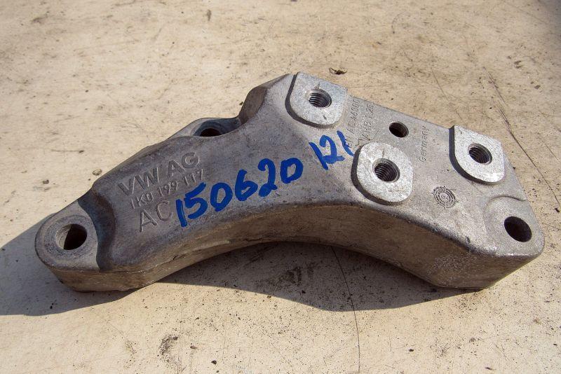 кронштейн (крепление) Volkswagen Golf 5 поколение 2003, 1.9 л., дизель, хетчбэк 5 дв., 1K0119117AC - фото №1