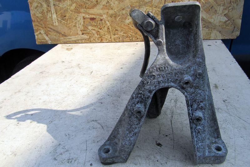 кронштейн двигателя Audi A6 4F/C6 2004, 2.0 л., дизель, седан, 4F0199308P - фото №1