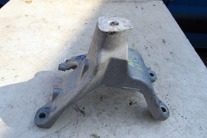 кронштейн двигателя Audi A4 B8/8K 2008, 1.8 л., AWT, бензин, седан, 8K0199308BT - фото №1