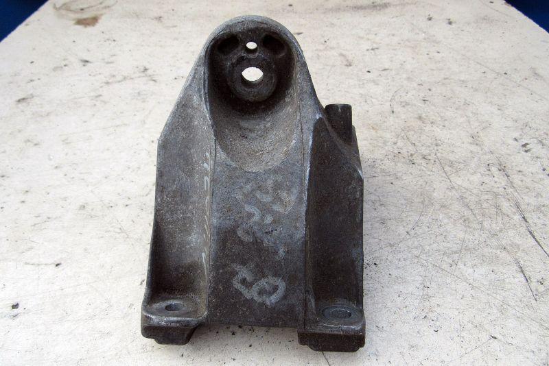 кронштейн двигателя Audi Q7 4L 2006, 4.2 л., BAR, бензин, внедорожник 5 дв., 7L8199307D - фото №1