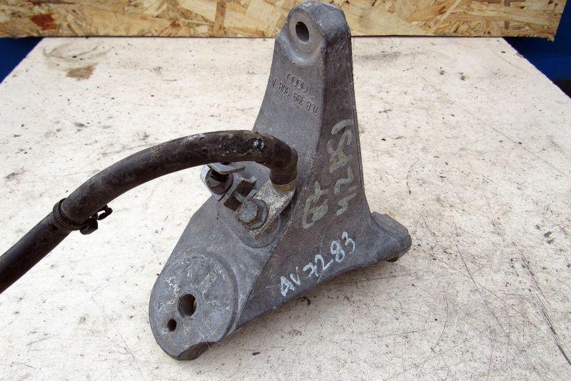 кронштейн двигателя Volkswagen Touareg 2 поколение 2011, 4.2 л., CGNA, бензин, внедорожник 5 дв., 7L8199308A - фото №1