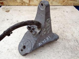 кронштейн двигателя Volkswagen Touareg 2 поколение 2011, 4.2 л., CGNA, бензин, внедорожник 5 дв., 7L8199308A