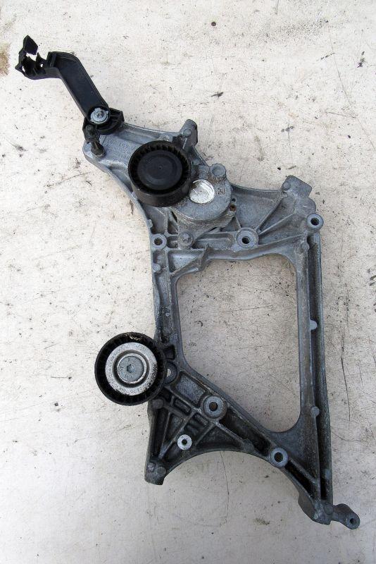 кронштейн генератора Mercedes-Benz E-Класс W212/S212/C207/A207 2009, 2.1 л., OM 651.924, дизель, седан, 6512012009 - фото №1