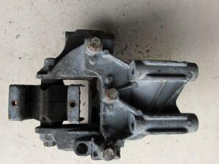 подушка крепления двигателя Volkswagen Multivan T5 2003, 2.5 л., дизель, минивэн, 070199343B