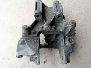подушка крепления двигателя Volkswagen Multivan T5 2003, 2.5 л., дизель, минивэн, 070199343B