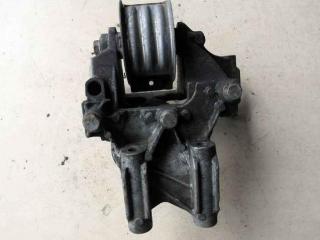 подушка крепления двигателя Volkswagen Multivan T5 2003, 2.5 л., дизель, минивэн, 070199343B