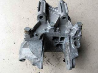 подушка крепления двигателя Volkswagen Multivan T5 2003, 2.5 л., дизель, минивэн, 070199343B