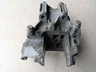 подушка крепления двигателя Volkswagen Multivan T5 2003, 2.5 л., дизель, минивэн, 070199343B