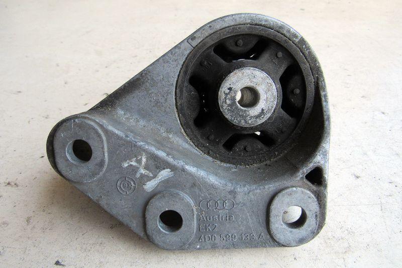 кронштейн редуктора Audi A8 D2/4D 1997, 2.5 л., дизель, седан, 4D0599133A - фото №1