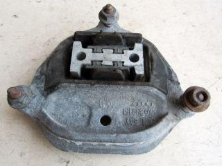 подушка крепления КПП Audi A4 B8/8K 2008, 2.0 л., бензин, седан, 8K0399151