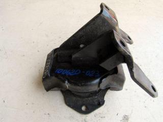 подушка крепления двигателя Mitsubishi Pajero 3 поколение 2000, 2.5 л., дизель, внедорожник 5 дв.