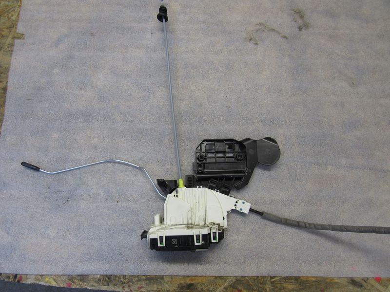 замок двери передней правой Mercedes-Benz M-Класс W166 2014, 1667200435 - фото №1