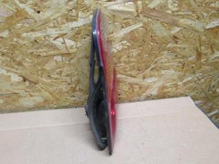 фонарь крышки багажника правый Toyota Land Cruiser J100 [рестайлинг] 2003, 4.7 л., 2UZ-FE, бензин, АКПП, внедорожник 5 дв.