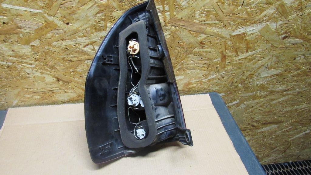 фонарь задний правый Toyota Land Cruiser Prado J120 2007, 3.0 л., 1KD-FTV, дизель, АКПП, внедорожник 5 дв. - фото №1