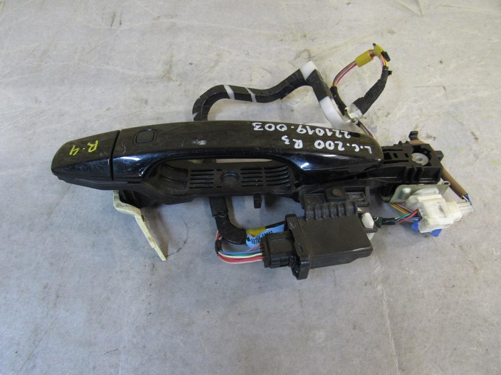 ручка наружная задняя правая Toyota Land Cruiser J200 2011, 4.0 л., бензин, АКПП, внедорожник 5 дв. - фото №1