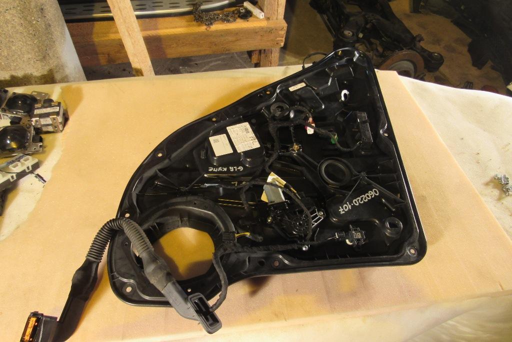 стеклоподъемник задний левый Mercedes-Benz GLE W166 2015, 3.0 л., OM 642.826, дизель, купе, 2927300179 - фото №1