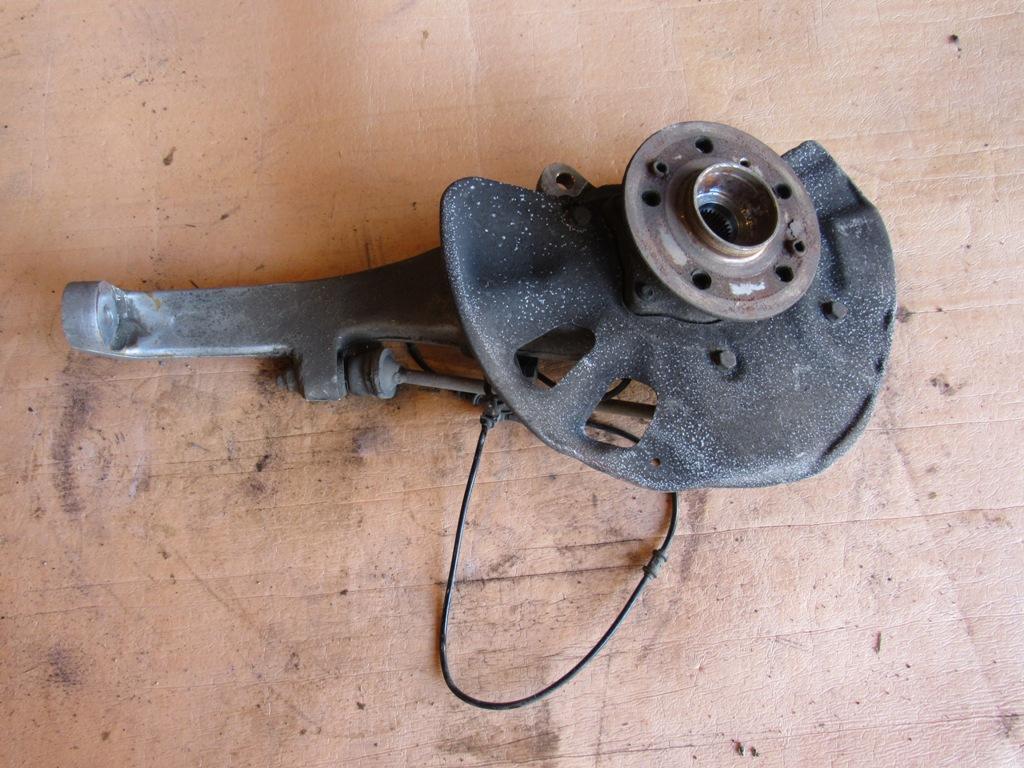 кулак поворотный левый Mercedes-Benz GLE Coupe C292 2017, 3.0 л., OM 642.826, дизель, купе, 1663300920 - фото №1