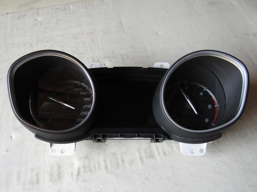 щиток приборов (приборная панель) Maserati Levante 1 поколение 2016, 3.0 л., дизель, внедорожник 5 дв., 670102036 - фото №1