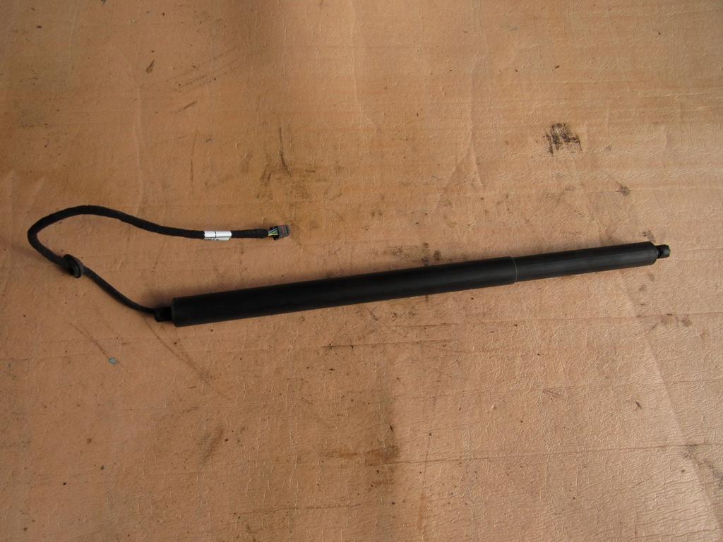 амортизатор крышки багажника (3-5 двери) Maserati Levante 1 поколение 2016, 3.0 л., дизель, внедорожник 5 дв., 670033275 - фото №1