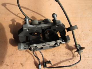 суппорт передний правый Maserati Levante 1 поколение 2016, 3.0 л., дизель, внедорожник 5 дв.