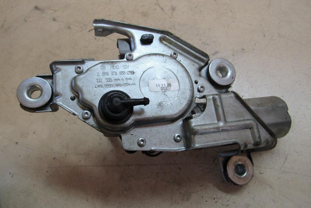 моторчик заднего стеклоочистителя (дворника) Land Rover Range Rover 3 поколение 2002, 4.4 л., M62 B44, бензин, внедорожник 5 дв., 0390201855 - фото №1