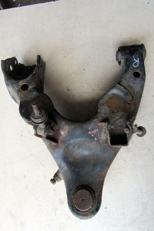 рычаг передний правый Toyota Land Cruiser J100 1998, 4.2 л., 1H-Z, дизель, внедорожник 5 дв., 18620-60010 - фото №1