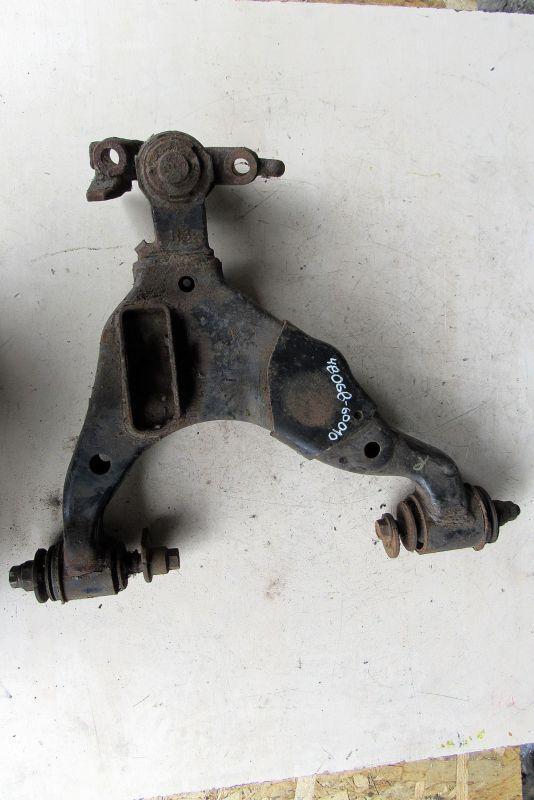 рычаг передний правый Toyota Land Cruiser Prado J120 2005, 4.5 л., 1VD-FTV, дизель, внедорожник 5 дв., 48068-60010 - фото №1