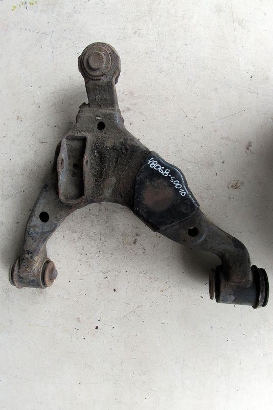 рычаг передний правый Toyota Land Cruiser Prado J120 2005, 4.5 л., 1VD-FTV, дизель, внедорожник 5 дв., 48068-60010 - фото №1