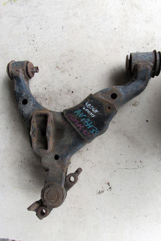 рычаг передний левый Toyota Land Cruiser Prado J150 2009, 3.0 л., 5L-E, дизель, внедорожник 5 дв., 48069-60010 - фото №1