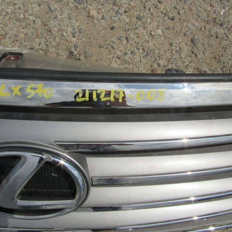 решетка радиатора Lexus LX 3 поколение 2011, 5.7 л., 3UR-FE, бензин, АКПП, внедорожник 5 дв. - фото №1