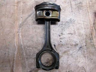 поршень Toyota Land Cruiser J200 2008, 5.7 л., 3UR-FE, бензин, внедорожник 5 дв., 131010S010