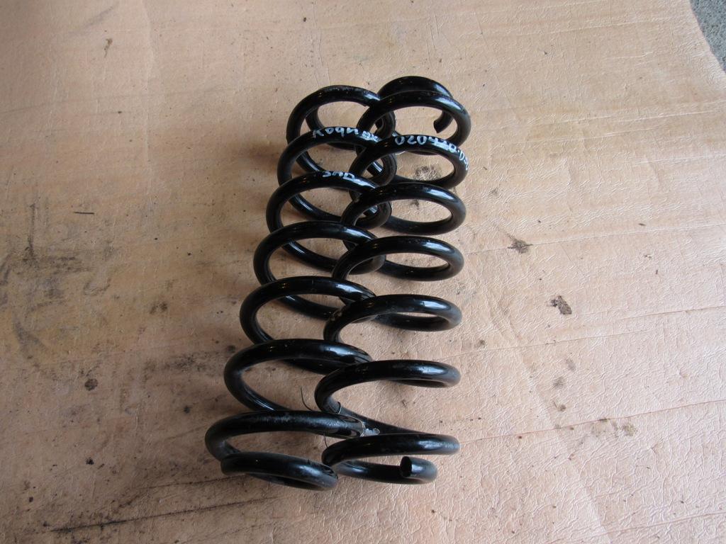 пружина задняя Skoda Kodiaq 1 поколение 2016, 2.0 л., DFHA, дизель, внедорожник 5 дв. - фото №1