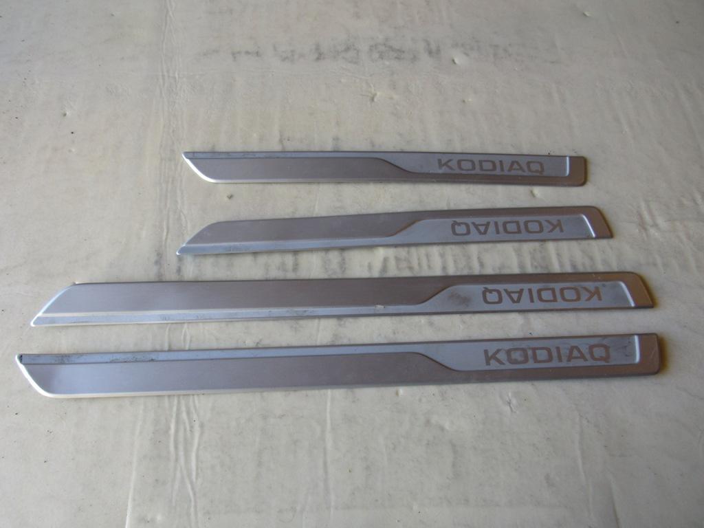 комплект накладок на пороги (внутренние) Skoda Kodiaq 1 поколение 2016, 2.0 л., DFHA, дизель, внедорожник 5 дв. - фото №1