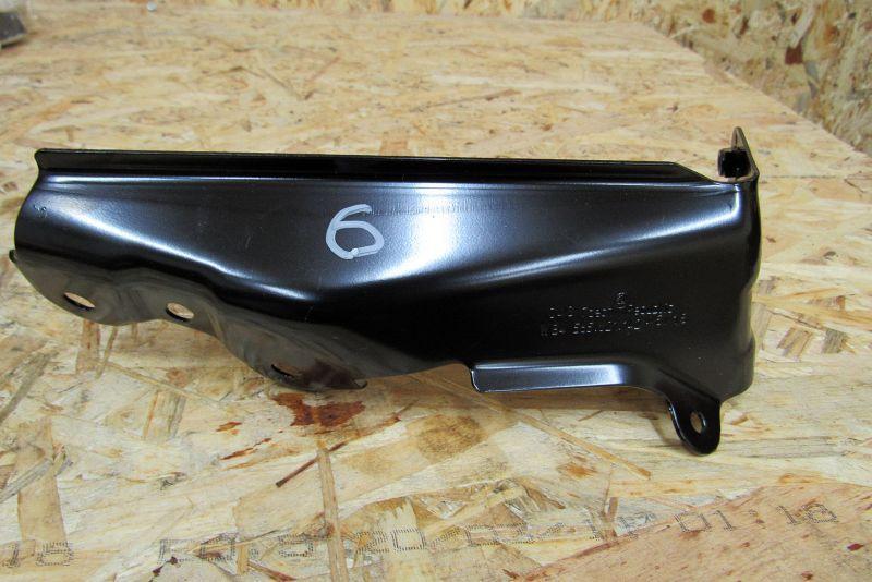 крепление крыла переднего правого Skoda Kodiaq 1 поколение 2016, 2.0 л., DFGA, дизель, внедорожник 5 дв., 565821142 - фото №1