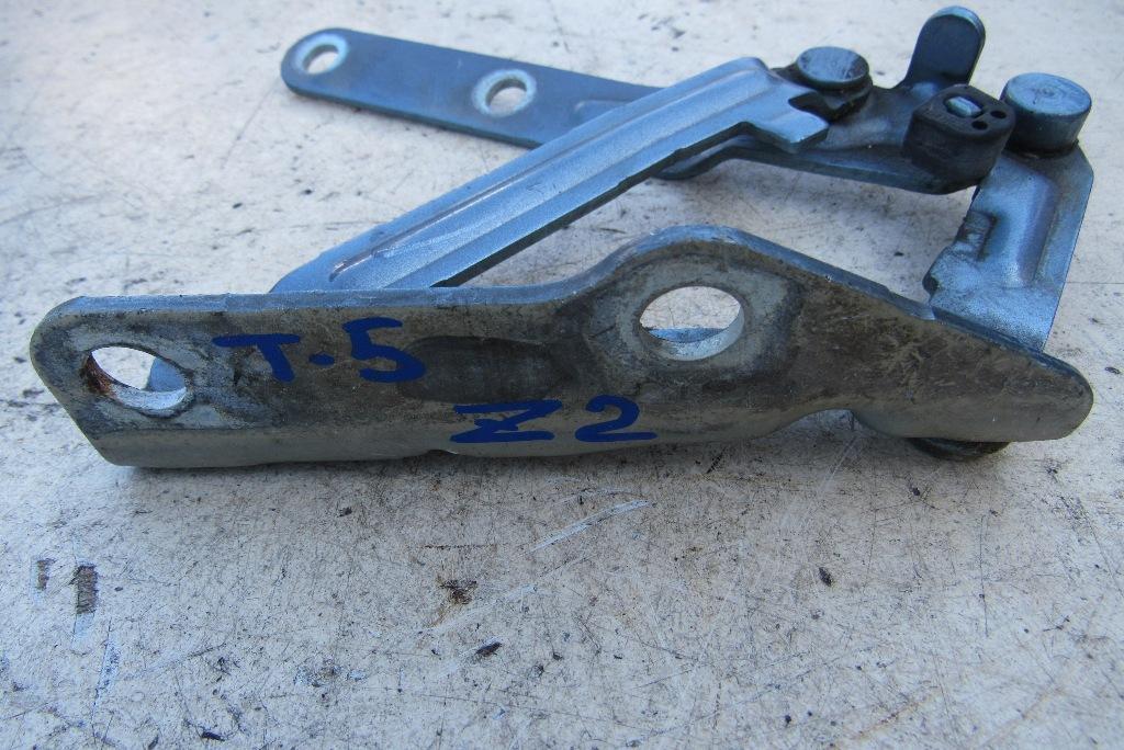 петля капота правая Volkswagen Caravelle T5 2003, 2.5 л., дизель, минивэн, 7H0823302D - фото №1