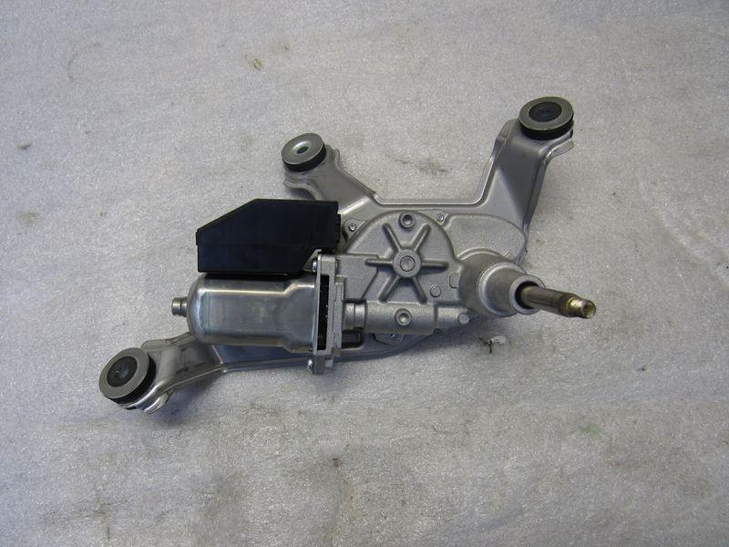 моторчик заднего стеклоочистителя (дворника) Toyota RAV4 5 поколение (XA50) 2019, 2.5 л., гибрид, 85130-42101 - фото №1