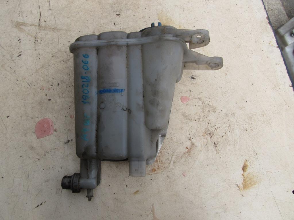 бачок расширительный Audi A4 B8/8K 2008, 2.0 л., CAHA, дизель, седан, 8K0121405F - фото №1