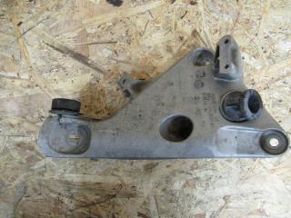 кронштейн двигателя BMW X5 F15 2015, 3.0 л., N57 D30 B, дизель, внедорожник 5 дв., 6876283