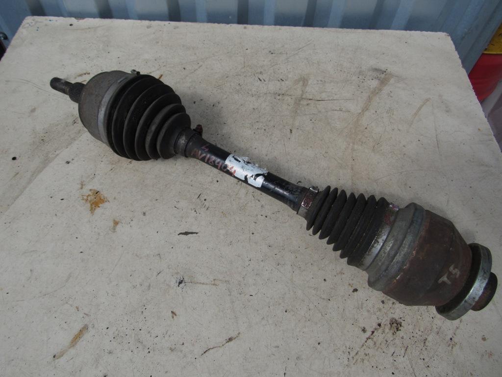 полуось передняя левая (приводной вал, ШРУС) Volkswagen Multivan T5 2005, дизель - фото №1