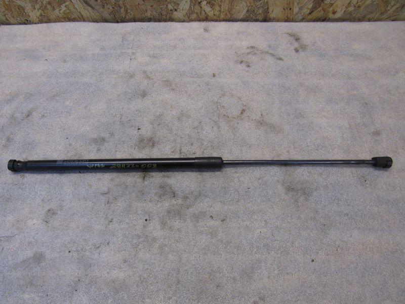 амортизатор капота Mercedes-Benz M-Класс W166 2014, 1669802464 - фото №1