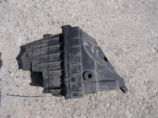 корпус воздушного фильтра Volkswagen Multivan T5 2003, 7H0129601J