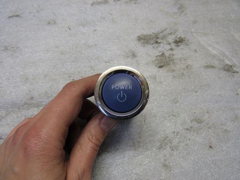 кнопка запуска двигателя Toyota RAV4 5 поколение (XA50) 2020, 2.5 л., гибрид - фото №1