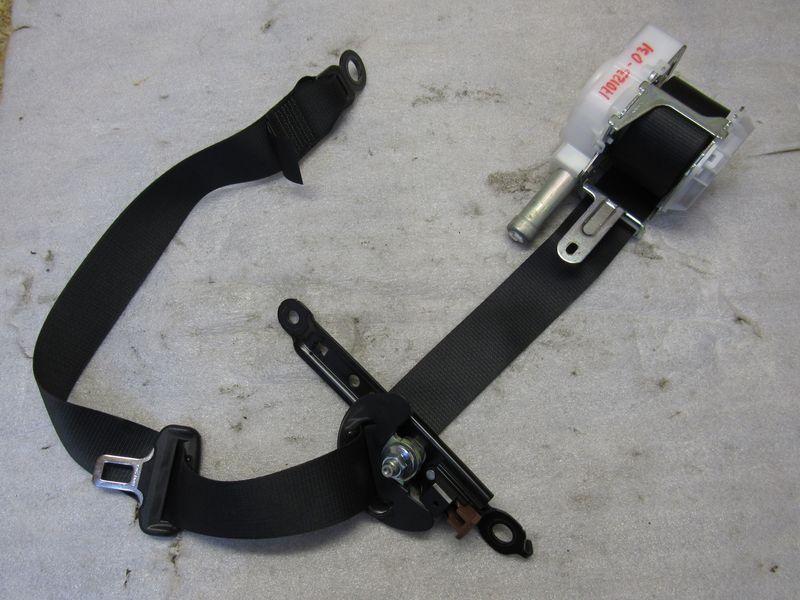 ремень безопасности Toyota RAV4 5 поколение (XA50) 2020, 2.5 л., гибрид - фото №1