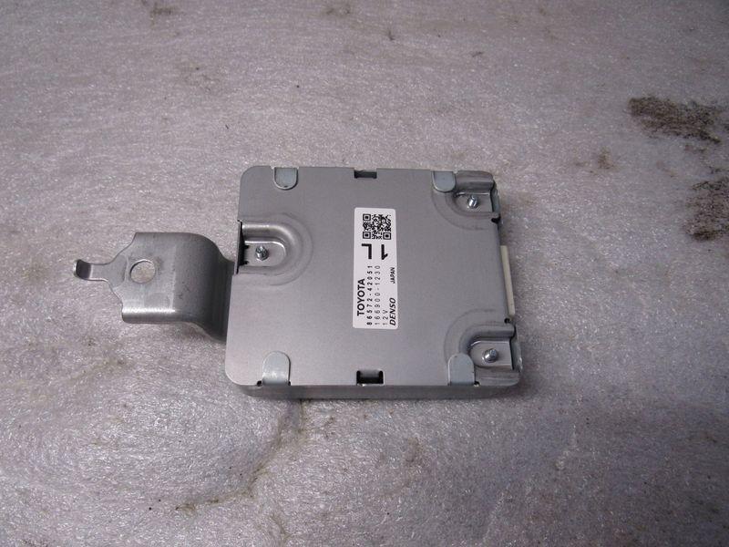 блок управления (другие) Toyota RAV4 5 поколение (XA50) 2020, 2.5 л., гибрид, 86572-42051 - фото №1