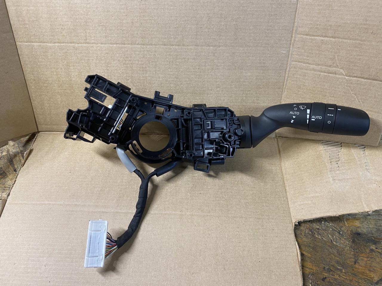 переключатель подрулевой (стрекоза) Toyota RAV4 5 поколение (XA50) 2020, 2.5 л., гибрид, 33400-171781 - фото №1