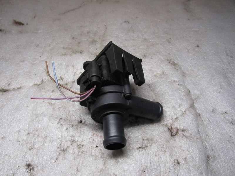 насос антифриза дополнительный Audi A4 B8/8K 2008, 8K0965561A - фото №1