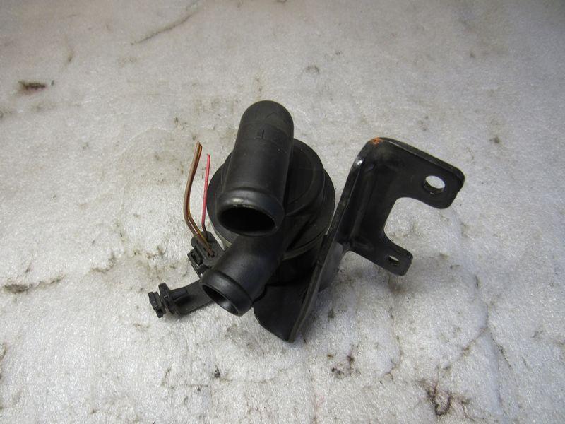 насос антифриза дополнительный Audi Q5 8R 2012, 2.0 л., дизель, 5N0965561A - фото №1